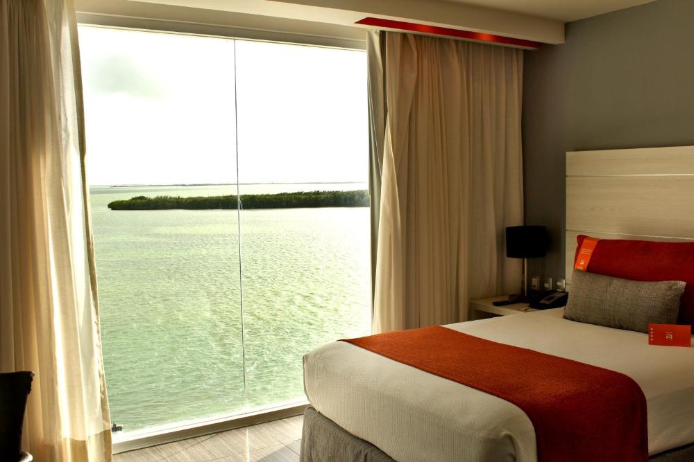 Executive Double - Lagoon View at Real Inn Cancun, photo 4