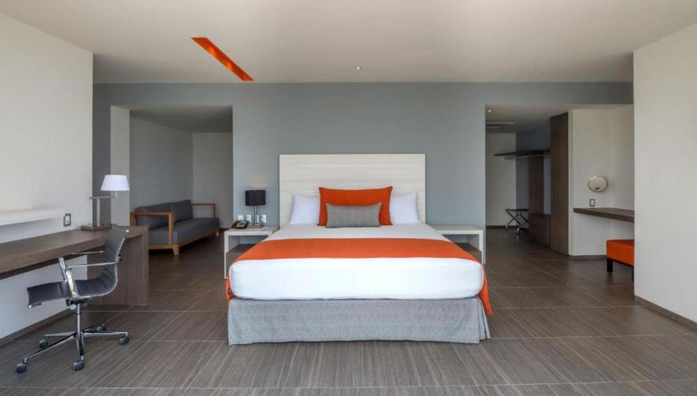 Master Suite - Lagoon View at Real Inn Cancun, photo 2