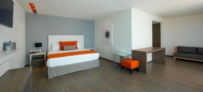 Master Suite - Lagoon View